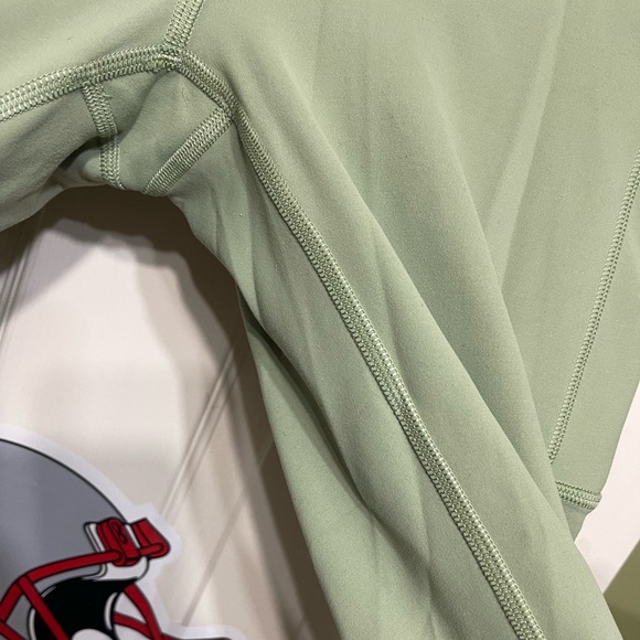 Lulu Lemmon fast and free leggings Size 8 - Picture 5 of 8